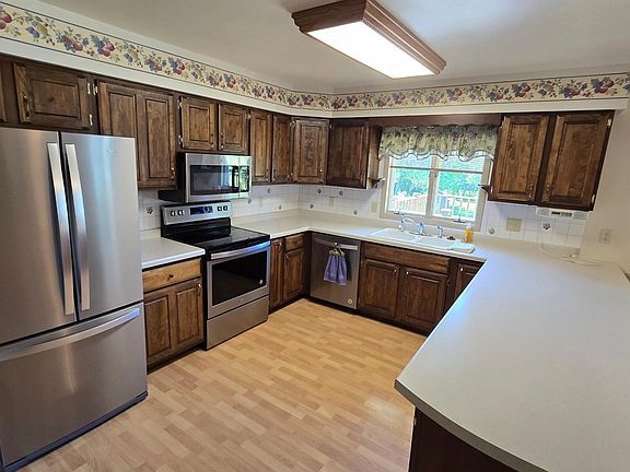 5th image of 315 Freiburger Ave
