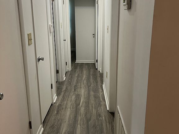 5th image of 3960 Renoir St