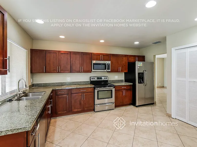 5161 SW 19th St — Photo 6