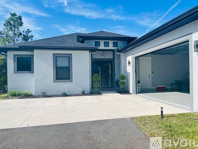 1st image of 2782 35th Ave NE