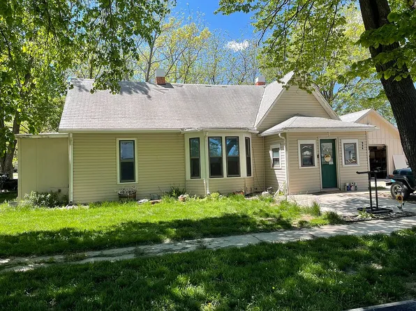 904 Merriam St, Elba, NE 68835