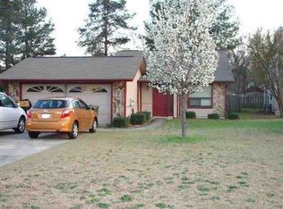 136 Carriage Hill Dr, Warner Robins, GA 31088