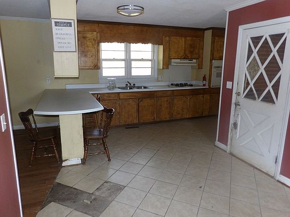 2nd image of 1 Woodlawn Dr