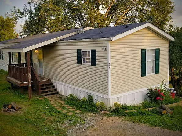 908 Palmer Ct, Kodak, TN 37764