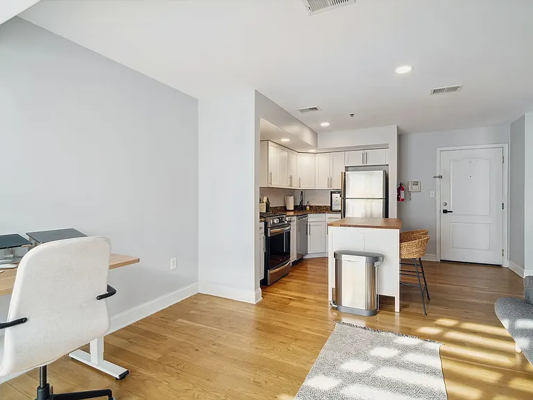 320 62nd St #303 — Photo 4