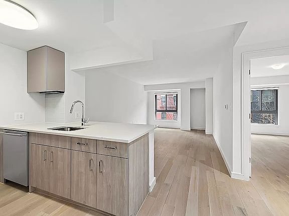 2nd image of 171 W 131st St APT 314