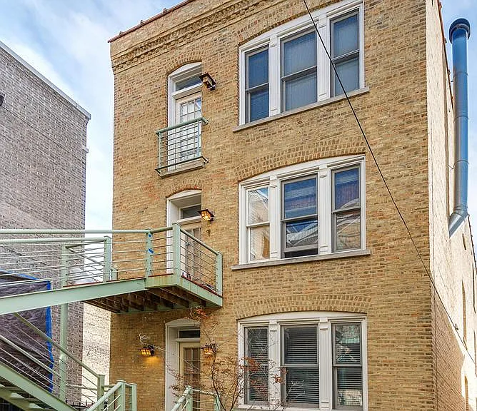 2103 N Kenmore Ave #1R — Photo 1