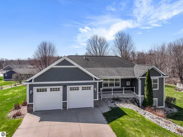 5460 Lone Beech Dr, Traverse City, MI 49685