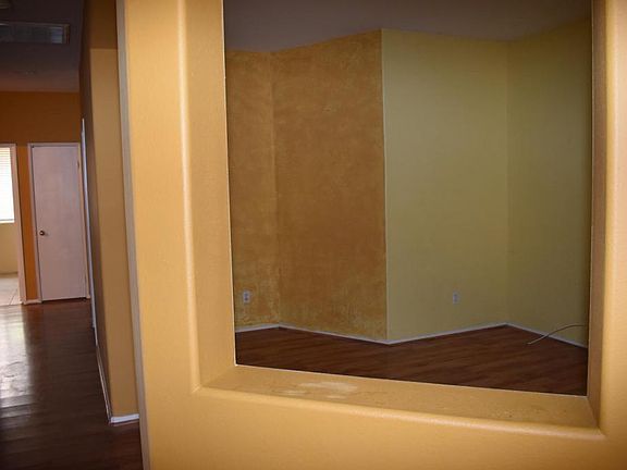3rd image of 15083 Ficus St