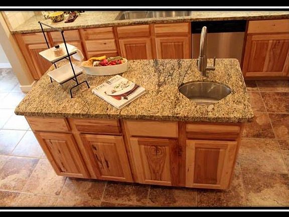 Granite/knotty alder Cabi