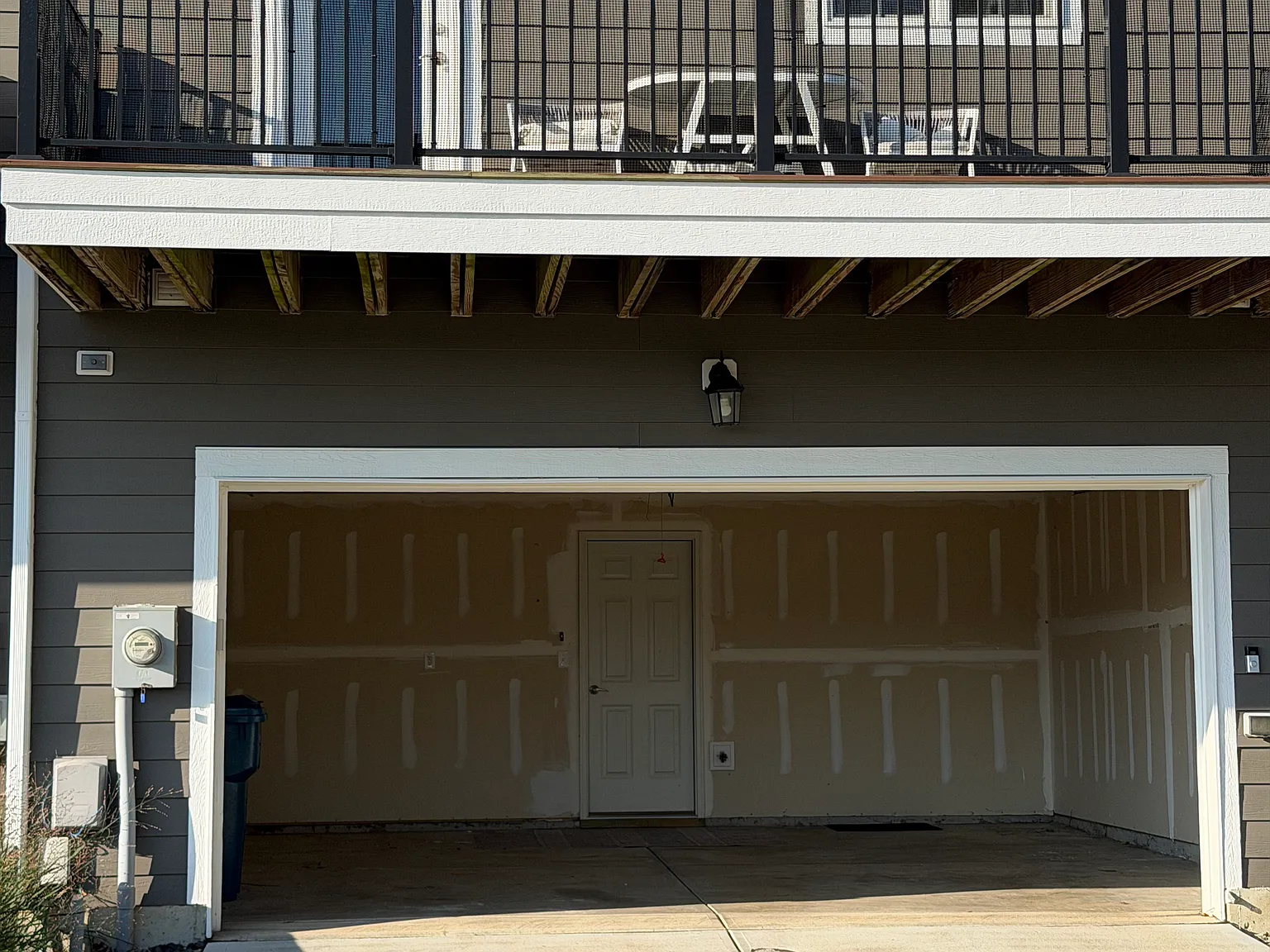 4 bed, 2109 sqft, $3,600 — Photo 2