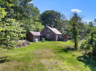 15 Sawyer Ln, Springvale, ME 04083