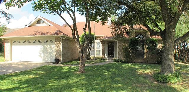 1st image of 1901 W Spanish Oak Dr