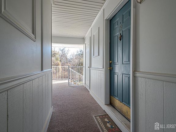 4th image of 29 Amberly Ct