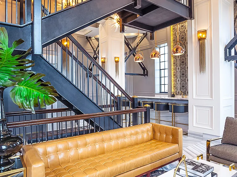 Power & Light Lounge