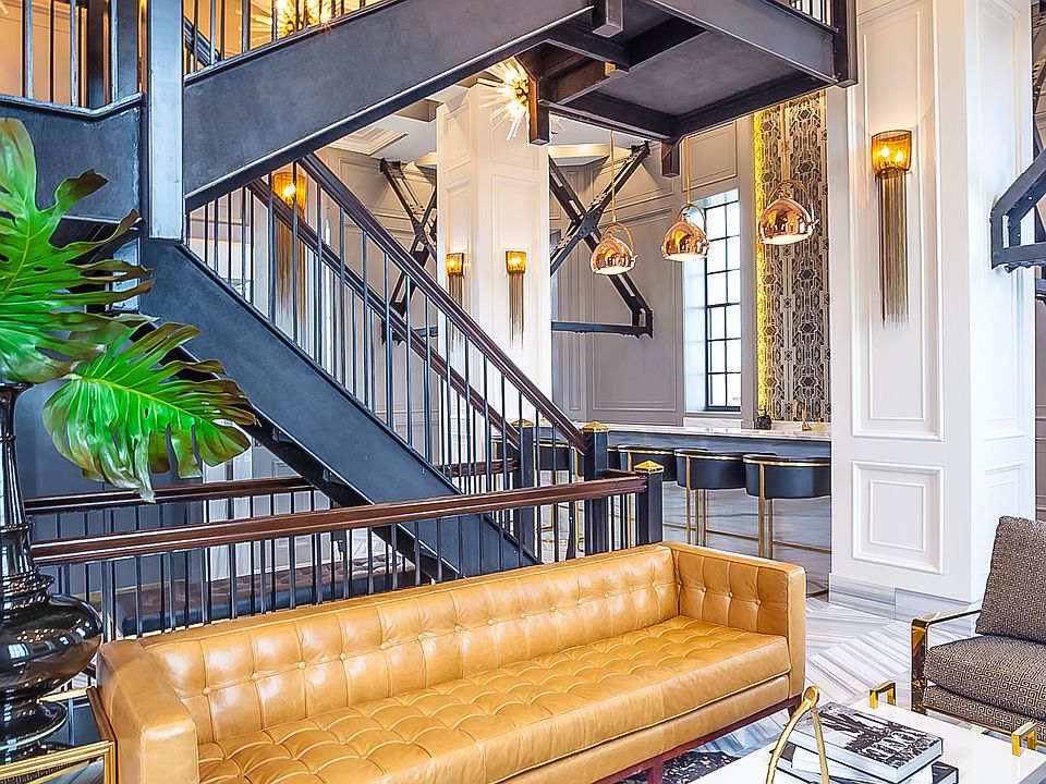 Power & Light Lounge