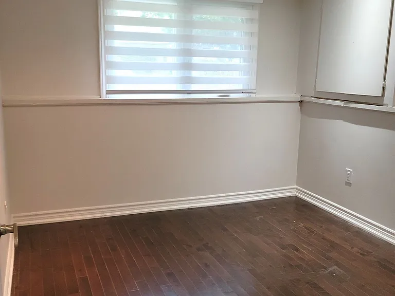 20 Mowat Cres #LOWER — Photo 17
