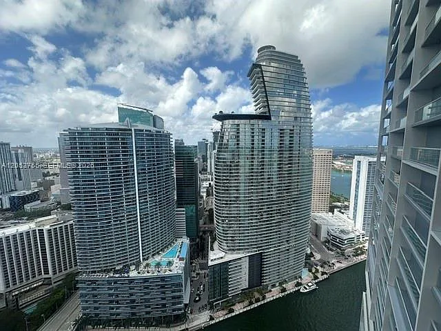 475 Brickell Ave #5010 — Photo 26