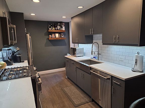 2nd image of 3105 Avenue V APT 1D
