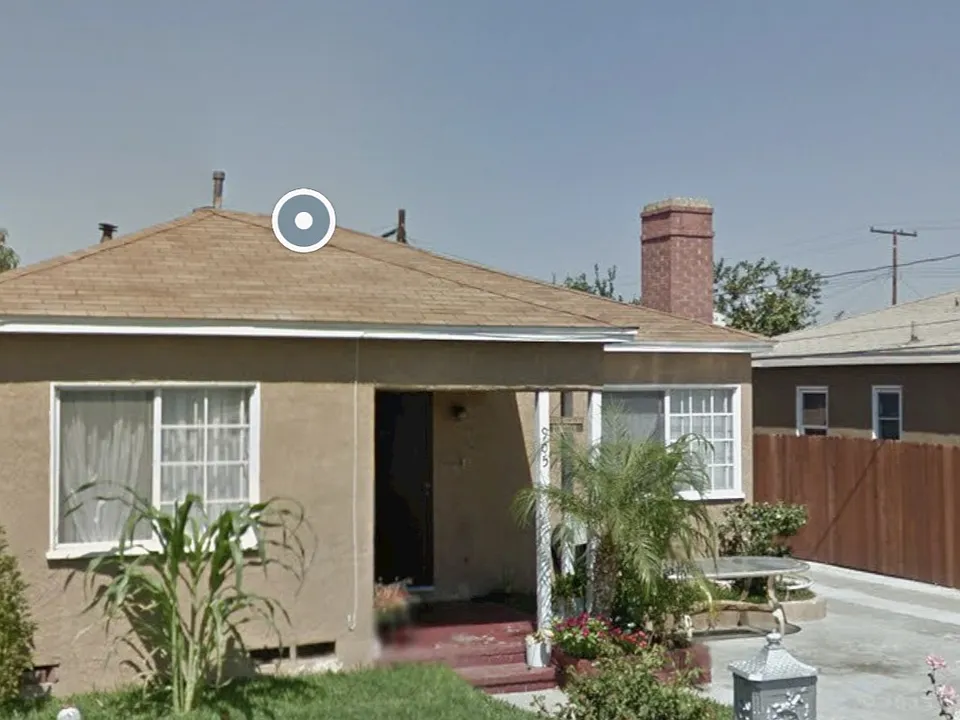 905 E Elm St