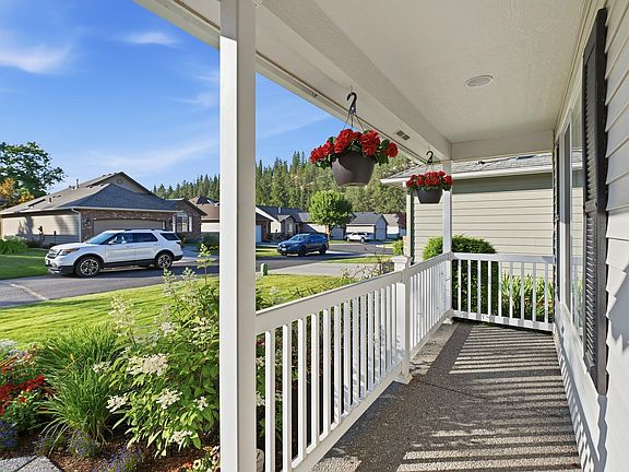 3rd image of 5823 S Sorrel Ct