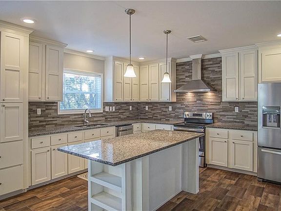 5th image of 1443 Clearcreek Dr