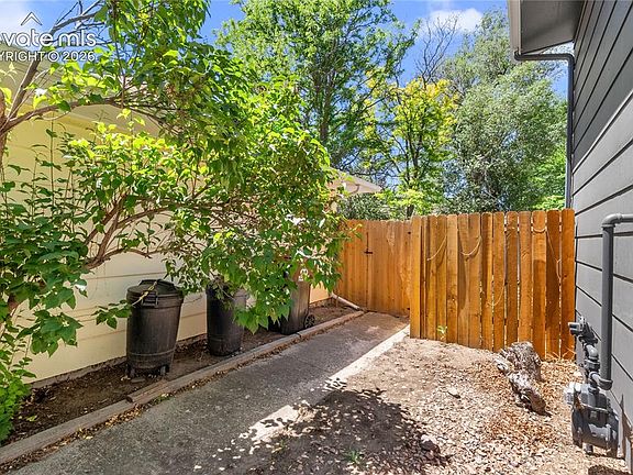 5th image of 4606 La Cresta Dr