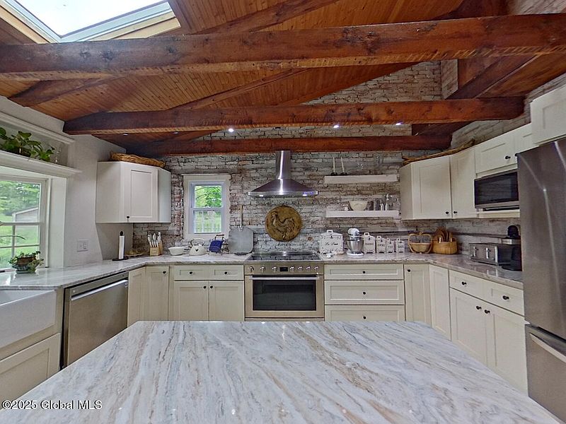 4th image of 180 Anders Road