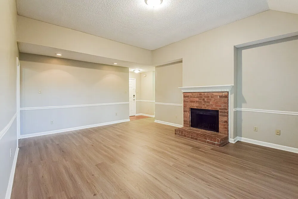 3 bed, 2.0 bath, 1411 sqft, $1,765 — Photo 4