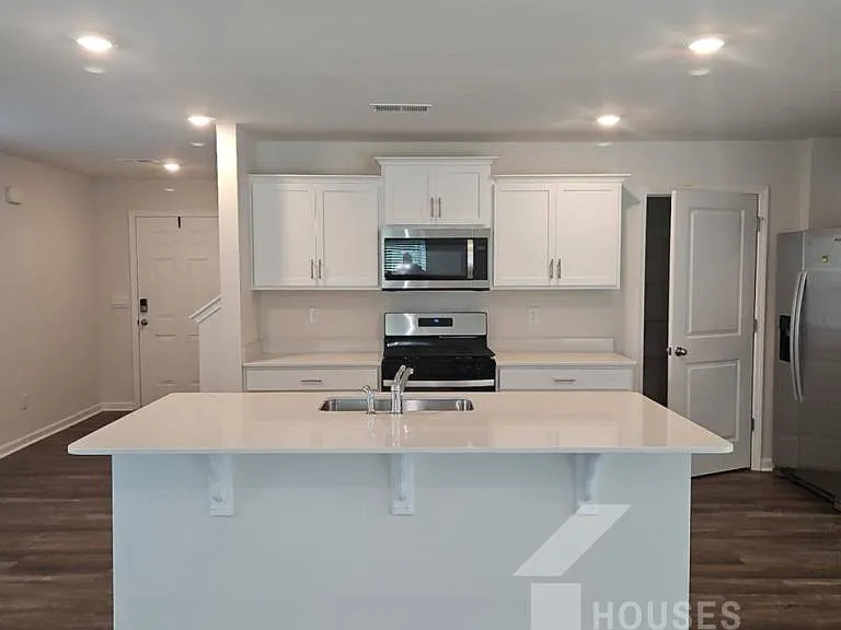 119 Cranford Rd — Photo 4