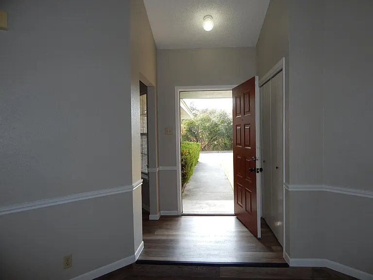 4505 River Oaks Dr — Photo 3