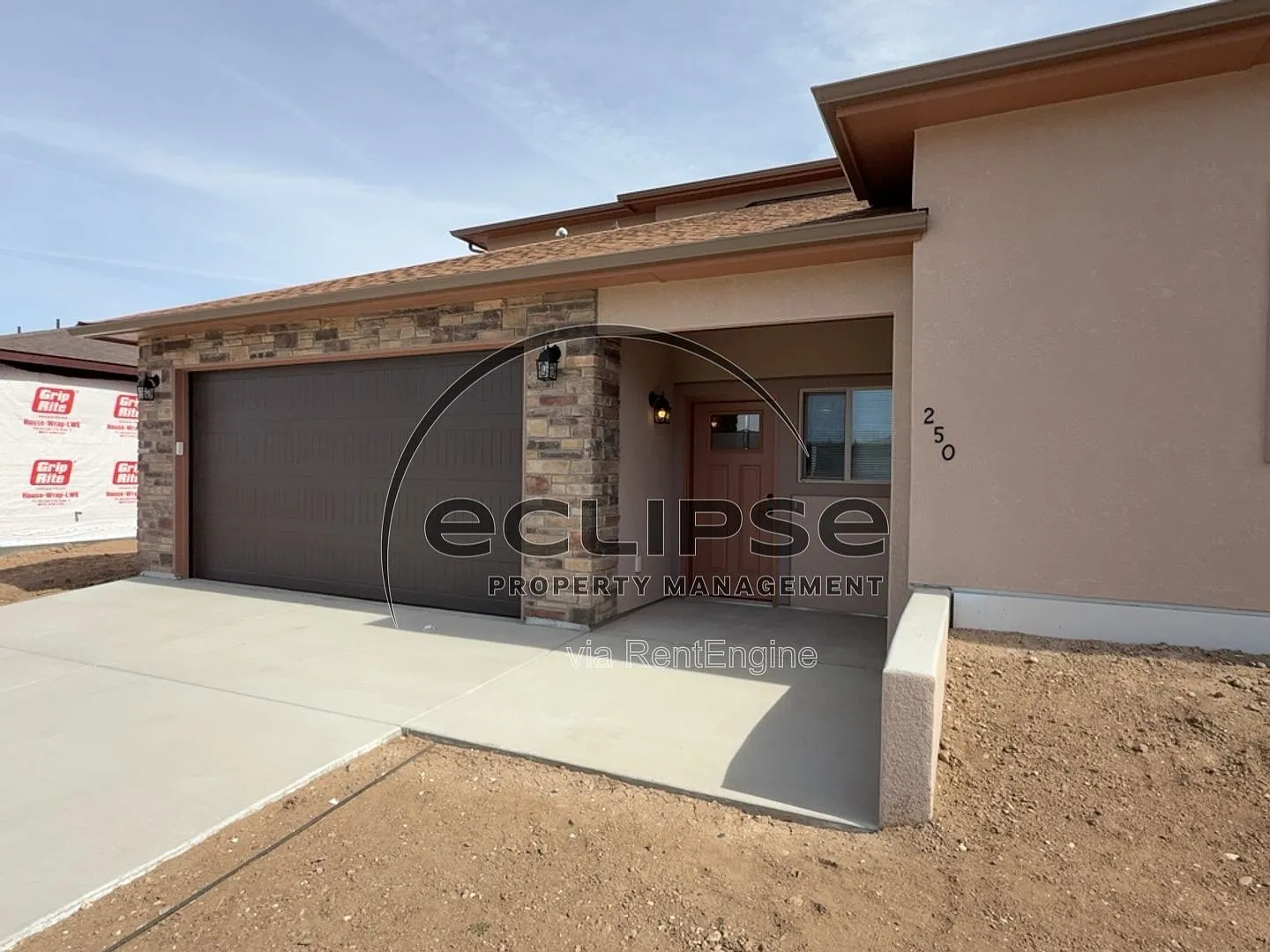 3 bed, 2.5 bath, 1381 sqft, $2,150 — Photo 2