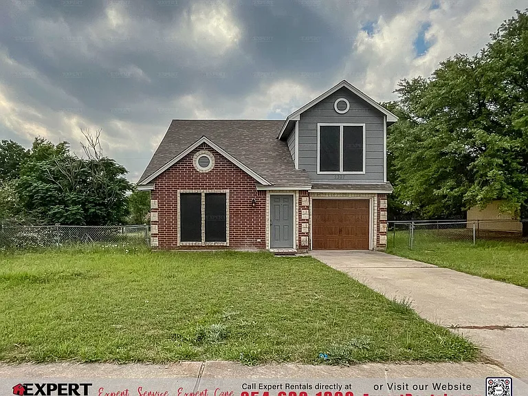 2307 Lazy Ridge Dr — Photo 3