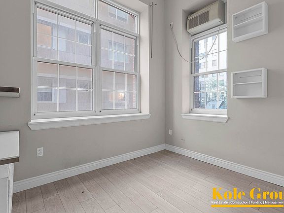 4th image of 88 Fulton St #401