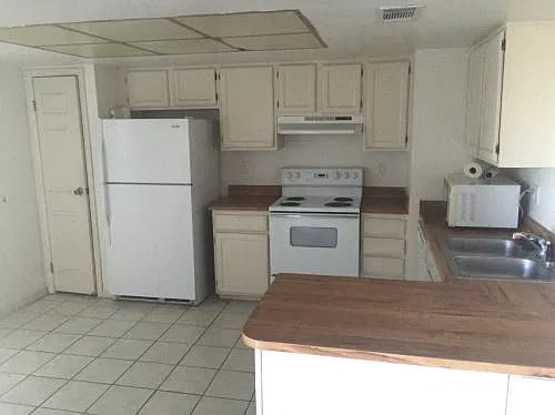 Large 2BR Condo — Photo 2