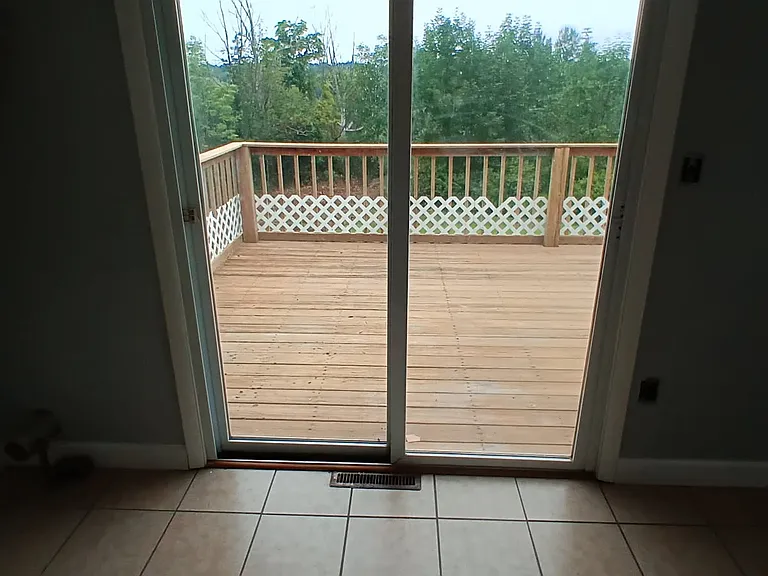 9731 Peach St — Photo 5