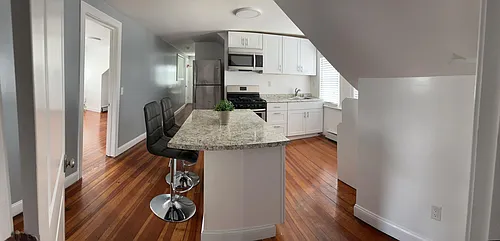 524 Warren Ave Photo 1