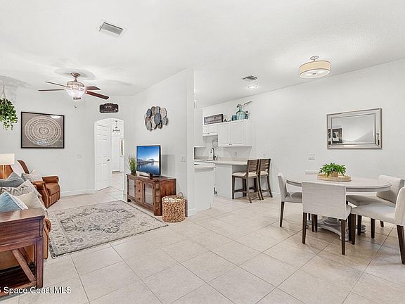 4th image of 7959 Evelyn Ct