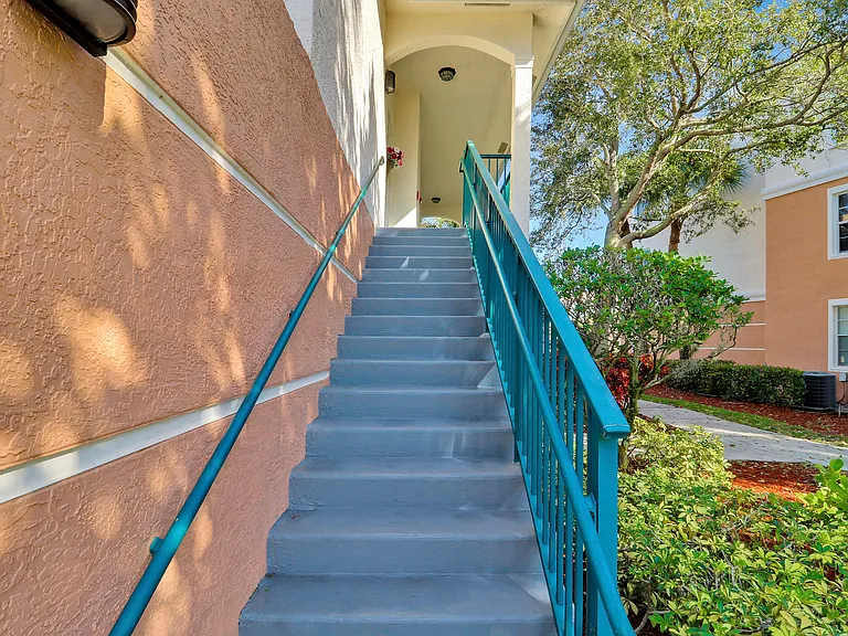 9212 Myrtlewood Cir W — Photo 5