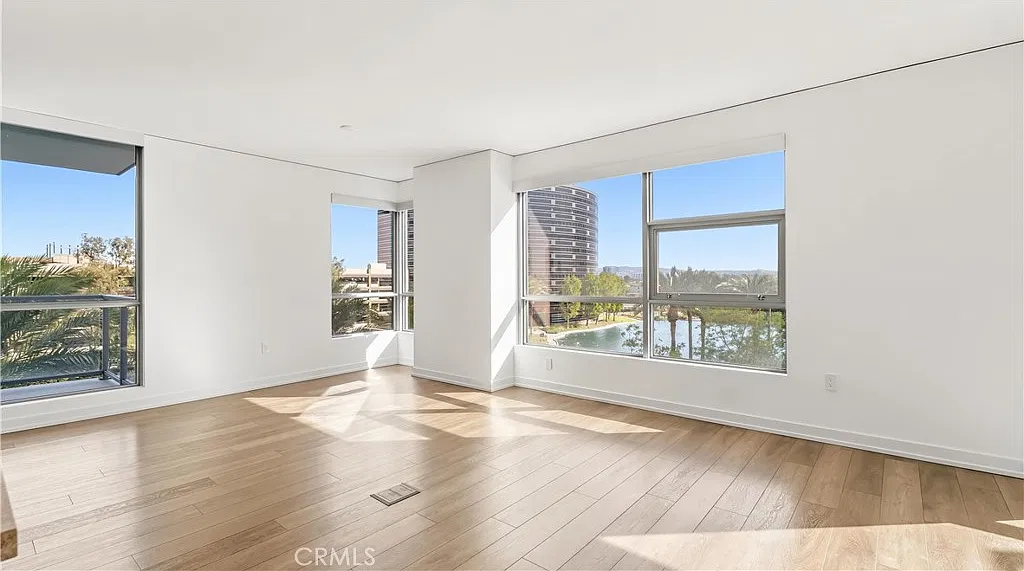 2 bed, 1346 sqft, $6,500 — Photo 4