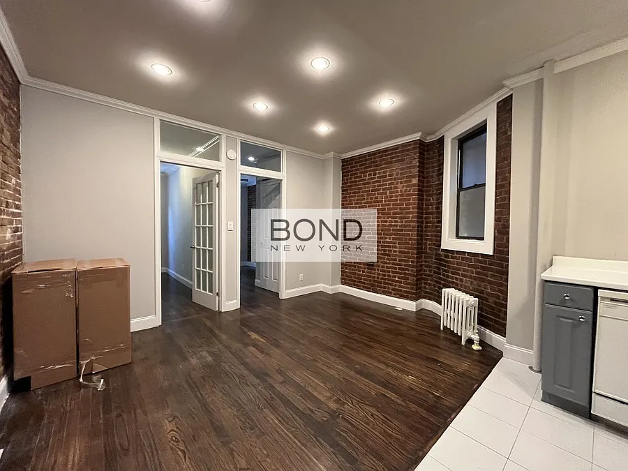 Photo 2 of 8 - 724 10th Ave #3A - New York, NY Building Photo - 724 10th Ave #3A