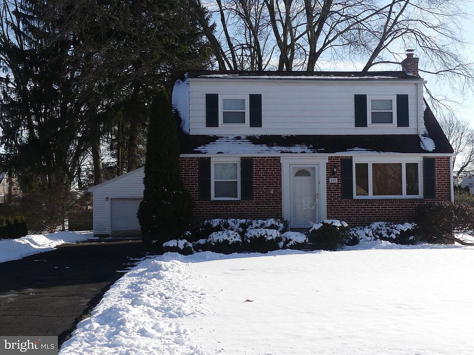 2nd image of 217 Newington Dr