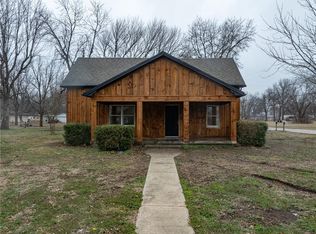 411 W Cedar St, Cherokee, KS 66724