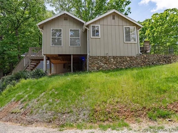 140 Carefree Point Dr, Sunrise Beach, MO 65079