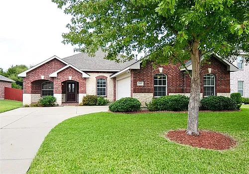 1207 Fox Trail Dr Photo 1