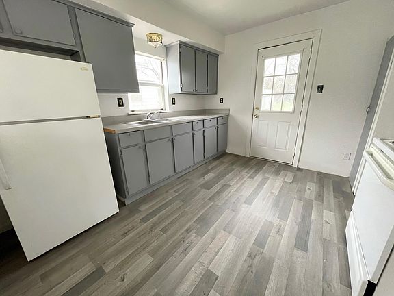 5th image of 8341 Sussex St