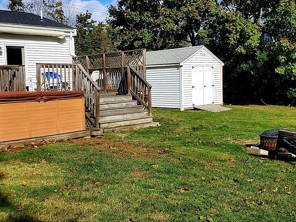 4th image of 499 Central St