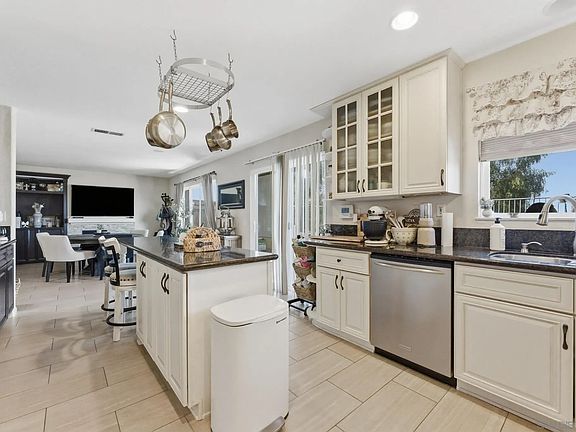 3rd image of 5630 Vista San Juanico