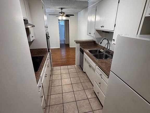 5th image of 919 N Alfred St #105A