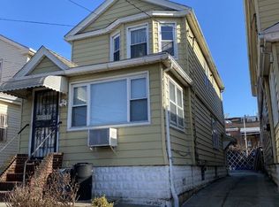 4223 Haight St, Flushing, NY 11355